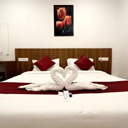 Hotel Dream Suite, Kattappana エクステリア 写真