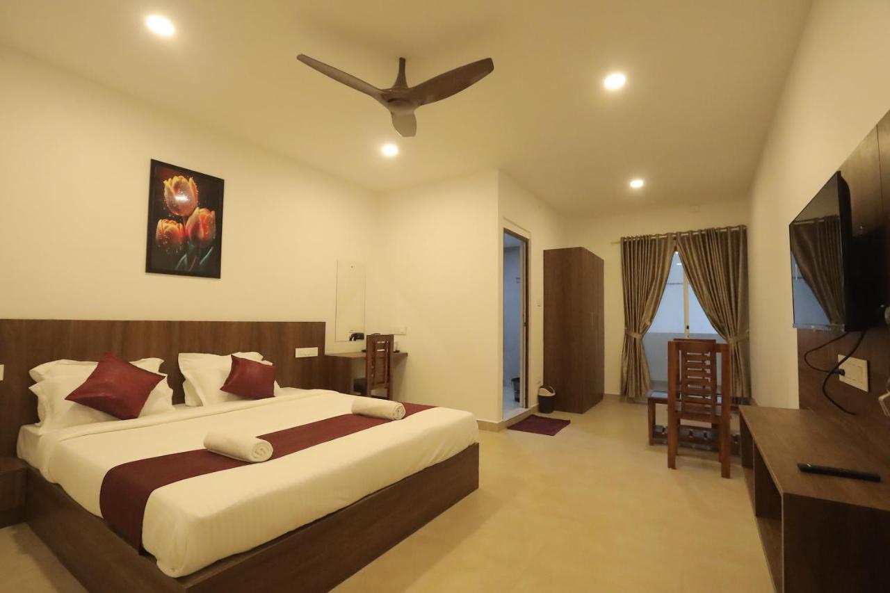 Hotel Dream Suite, Kattappana エクステリア 写真