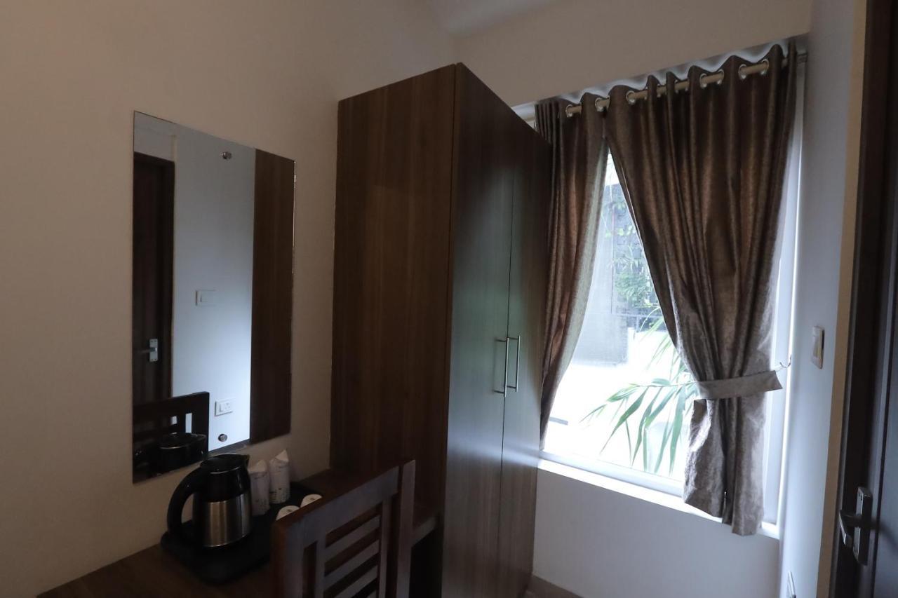 Hotel Dream Suite, Kattappana エクステリア 写真