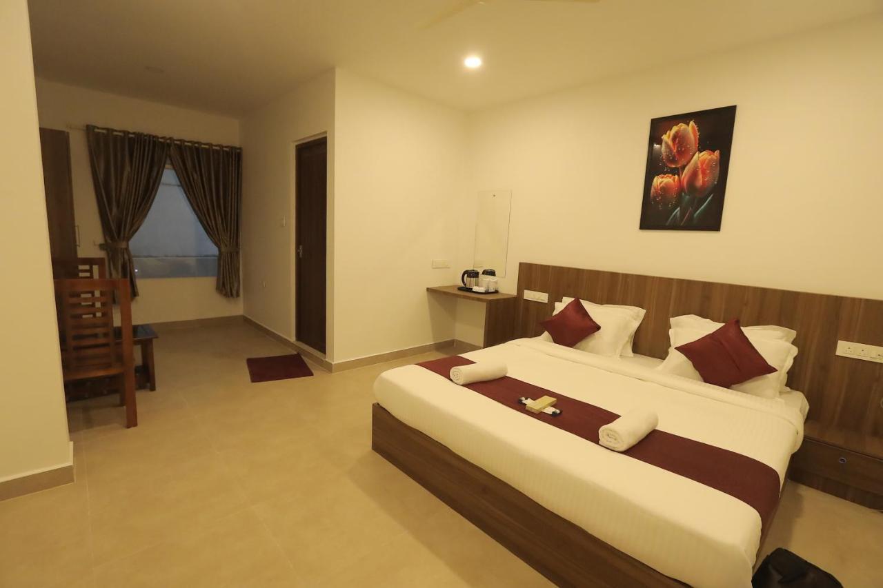 Hotel Dream Suite, Kattappana エクステリア 写真