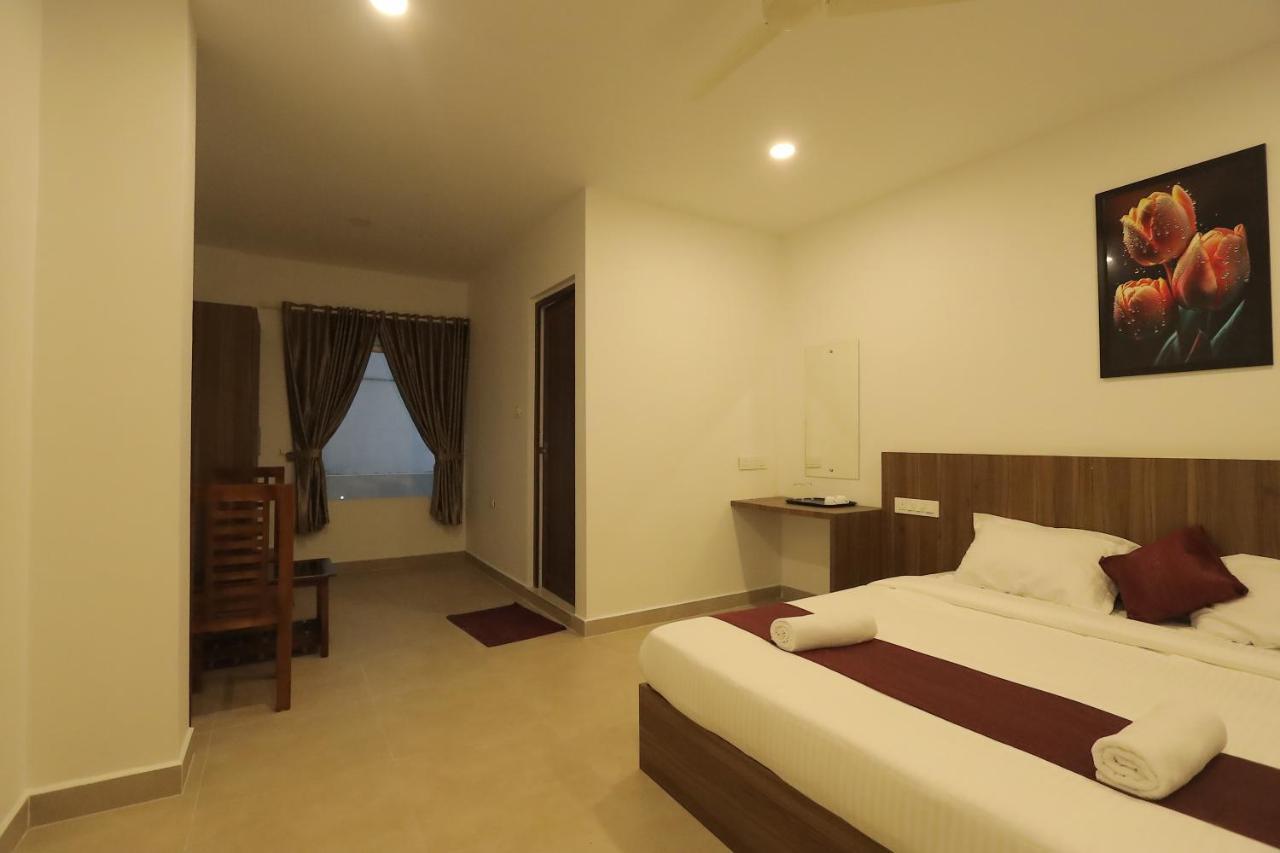 Hotel Dream Suite, Kattappana エクステリア 写真