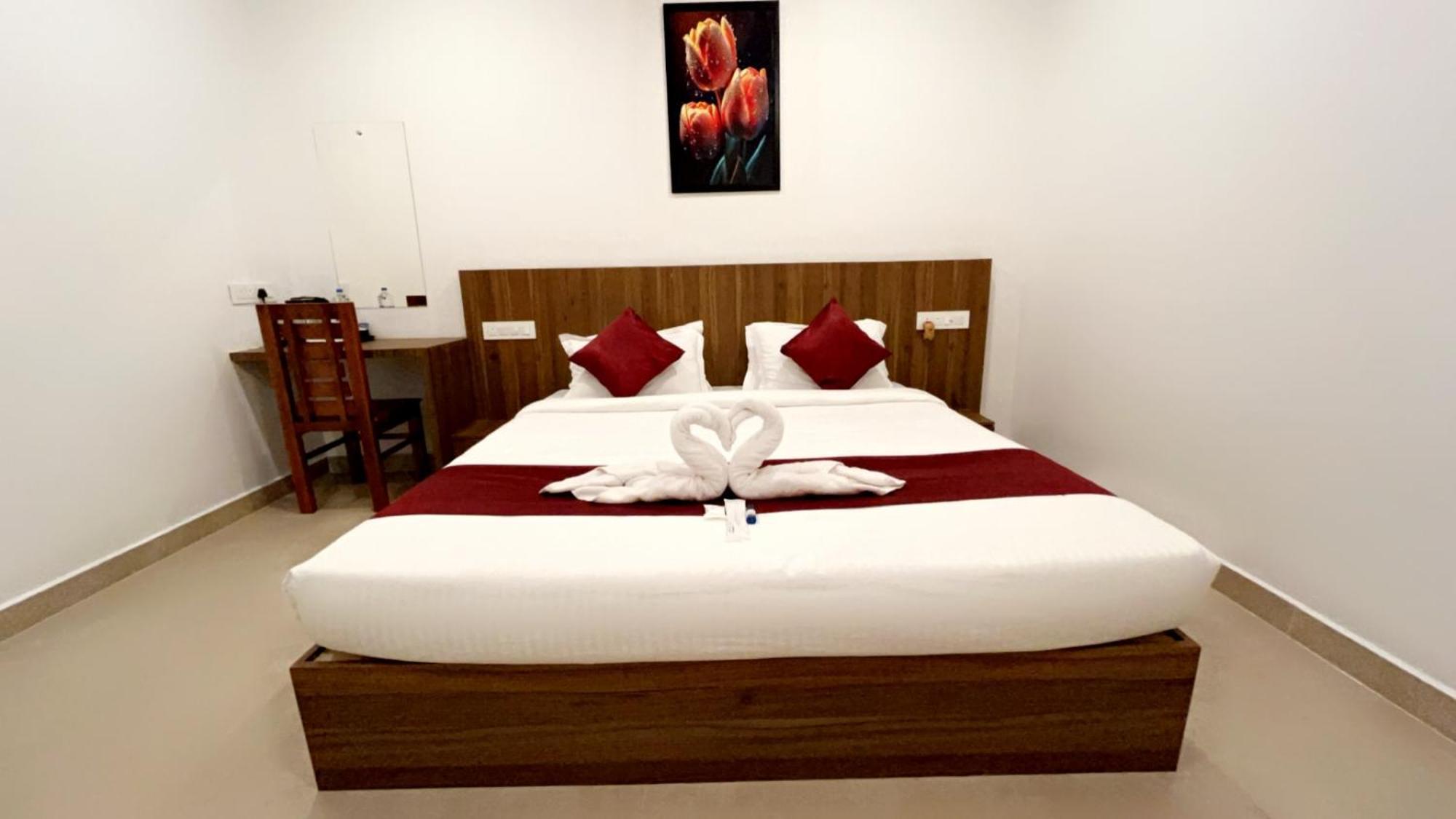 Hotel Dream Suite, Kattappana エクステリア 写真