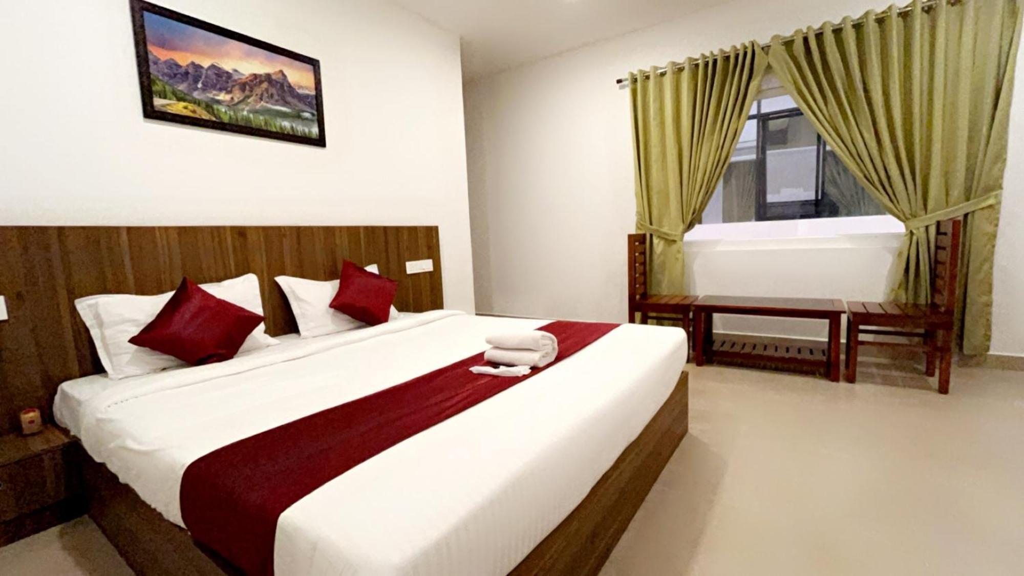 Hotel Dream Suite, Kattappana エクステリア 写真