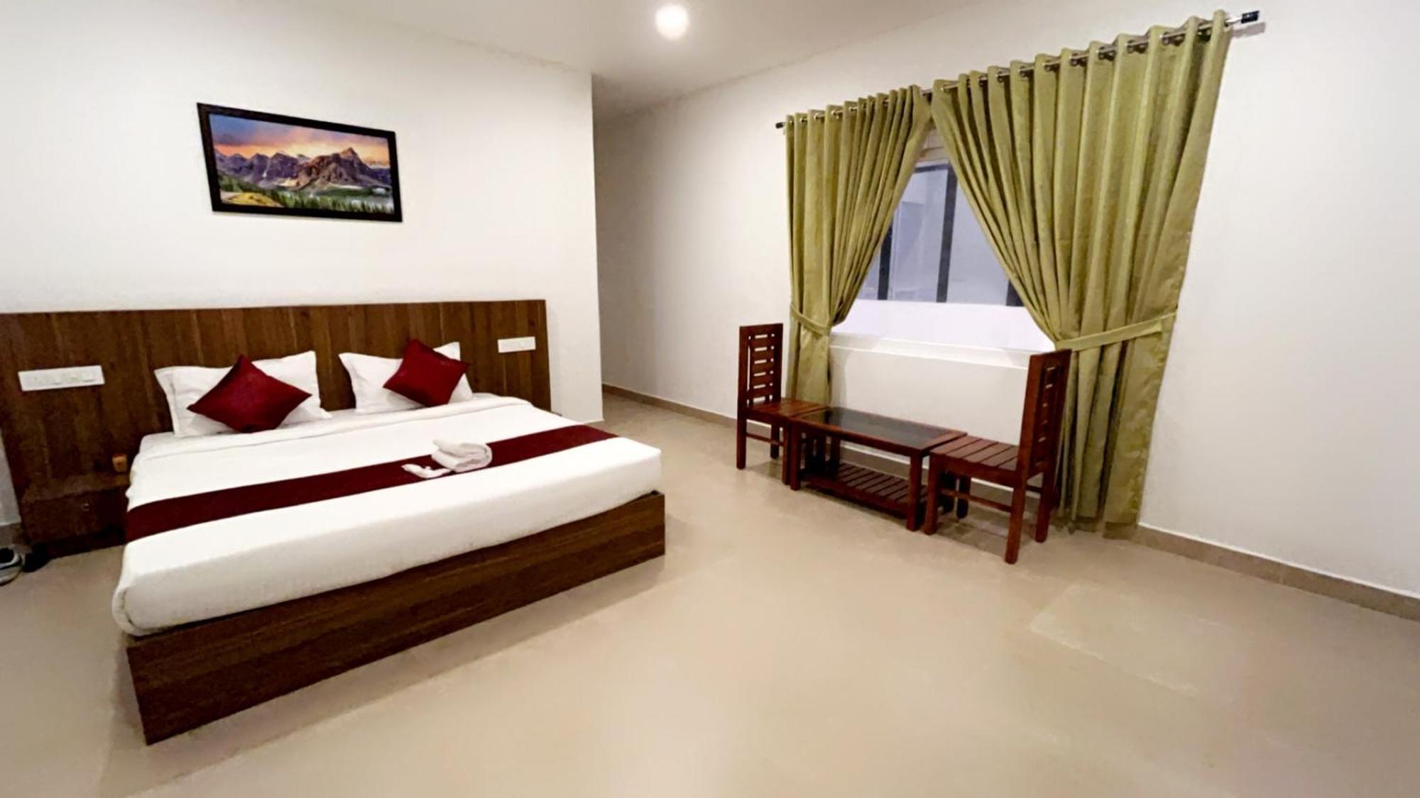 Hotel Dream Suite, Kattappana エクステリア 写真