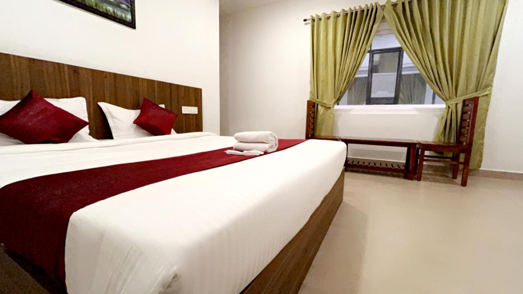 Hotel Dream Suite, Kattappana エクステリア 写真