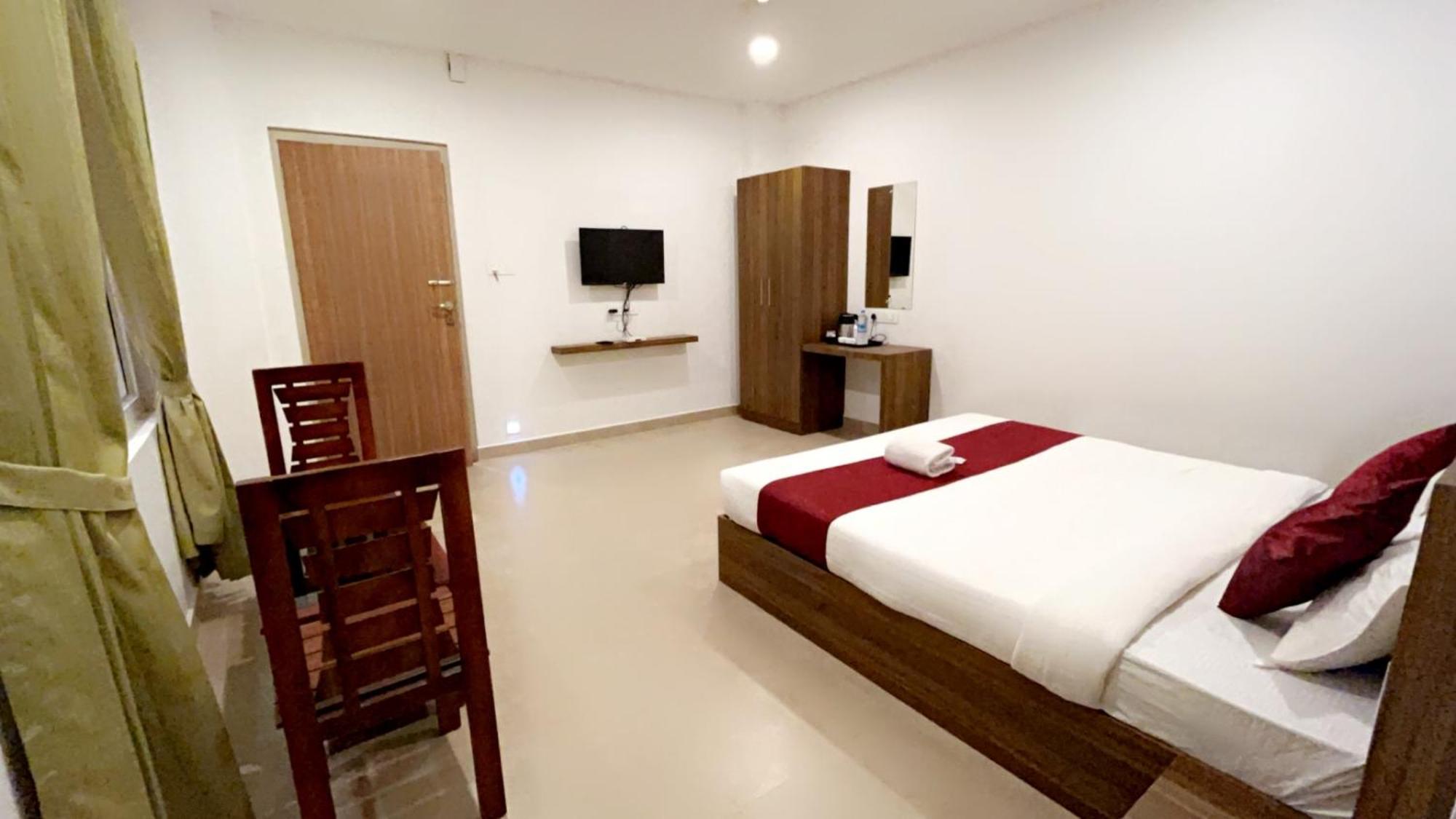 Hotel Dream Suite, Kattappana エクステリア 写真